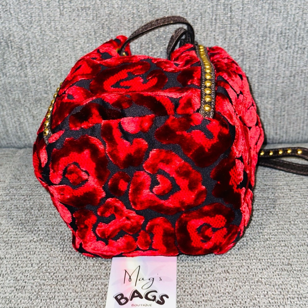 Prada: Studded Rose Velvet Leather Drawstring Clutch Wristlet Bag (Red/ Black) - Picture 12 of 16